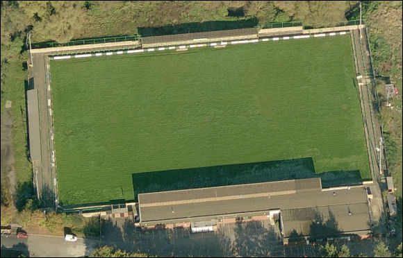 Buckingham Road - the recently vacated home of Aylesbury United FC (aerial photograph  Bing Maps)
