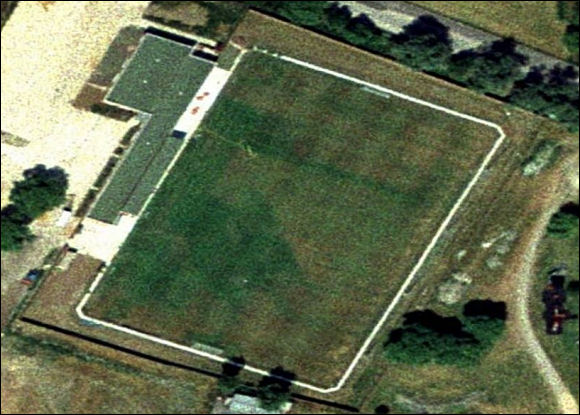 Loop Meadow - the home of Didcot Town FC (aerial photograph  Bing Maps)