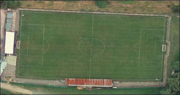 Common Road - Evesham United's former home ground (aerial photograph  Bing Maps)